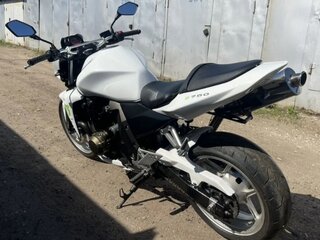 2005 Kawasaki Z 750, белый, 398500 рублей, вид 5