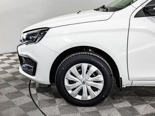 2026 Lada (ВАЗ) Vesta I Рестайлинг (NG), белый, 1558000 рублей, вид 3