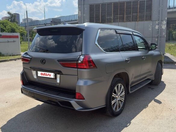 2016 Lexus LX 570 III Рестайлинг 2, серый, 6000000 рублей - вид 4