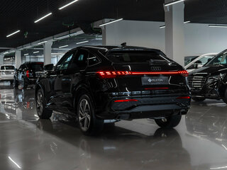2026 Audi Q5 Sportback TFSI quattro S tronic II (GU), чёрный, 8050000 рублей, вид 4