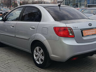 2010 Kia Rio II Рестайлинг, серебристый, 480000 рублей, вид 5