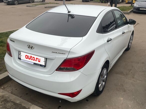 2014 Hyundai Solaris I Рестайлинг, белый, 750000 рублей - вид 3
