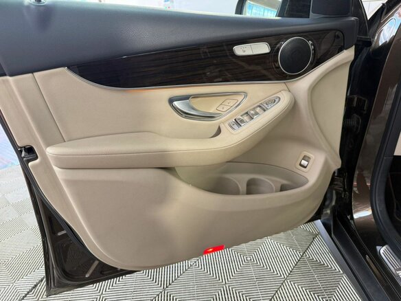2016 Mercedes-Benz GLC 250 I (X253), коричневый, 3000000 рублей - вид 12