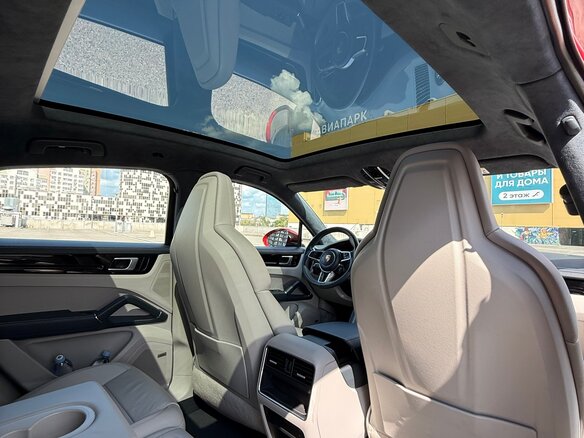 2021 Porsche Cayenne Coupé III, красный, 7987654 рублей - вид 15