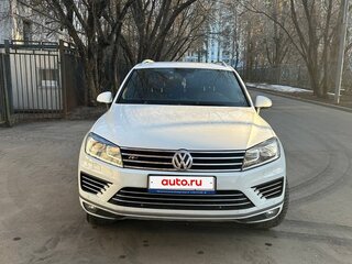 2016 Volkswagen Touareg II Рестайлинг, белый, 2700000 рублей, вид 2