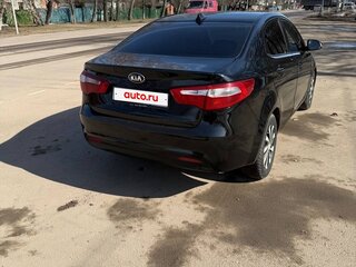 2012 Kia Rio 5-speed III, чёрный, 620000 рублей, вид 4