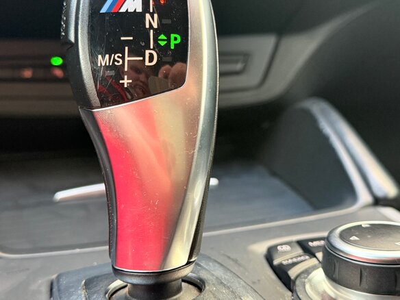 2011 BMW X6 M I (E71), синий, 2000000 рублей - вид 16