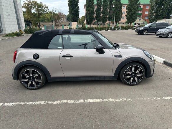 2023 Mini Cabrio Cooper S III Рестайлинг 2, серый, 5000000 рублей - вид 3