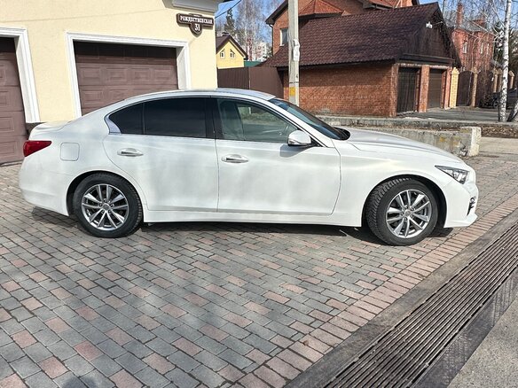 2014 Infiniti Q50 I, белый, 1780000 рублей - вид 4