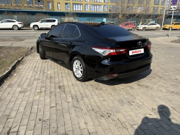 2020 Toyota Camry VIII (XV70), чёрный, 2400000 рублей - вид 8