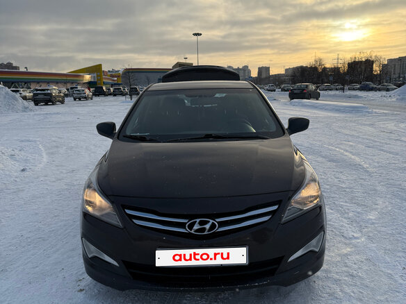 2015 Hyundai Solaris I Рестайлинг, коричневый, 850000 рублей - вид 2