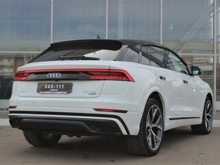 2019 Audi Q8 55 TFSI I (4M), белый, 4850000 рублей, вид 2