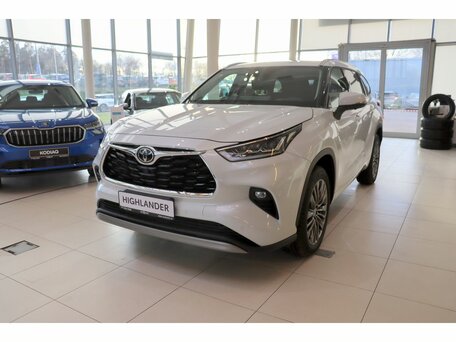 2025 Toyota Highlander IV (XU70), белый, 5590000 рублей, вид 3