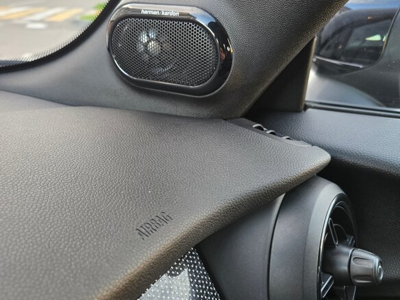 2021 Mini Hatch Cooper III (F55/F56) Рестайлинг 2, чёрный, 2520000 рублей - вид 14