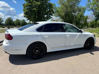 2017 Volkswagen Passat (North America and China) I Рестайлинг, белый, 2000000 рублей, вид 5