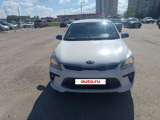2019 Kia Rio IV, белый, 800000 рублей, вид 1