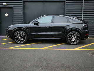 2025 Porsche Cayenne Coupé III Рестайлинг, чёрный, 18600000 рублей, вид 5
