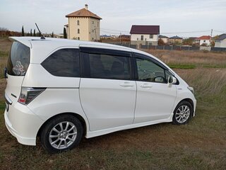 2012 Honda Freed I Рестайлинг, белый, 1200000 рублей, вид 3