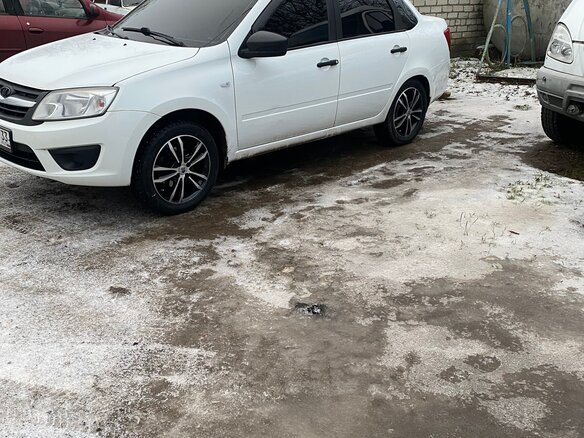 2017 Lada (ВАЗ) Granta I, белый, 445000 рублей - вид 3