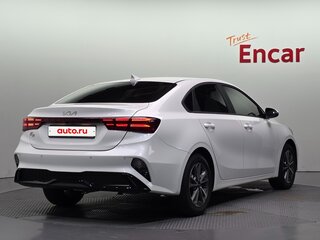 2023 Kia K3 II Рестайлинг, белый, 1900444 рублей, вид 4