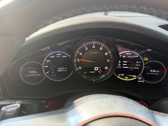 2022 Porsche Cayenne E-Hybrid III, белый - вид 5