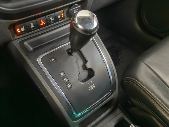 2012 Jeep Compass I Рестайлинг, белый - вид 18
