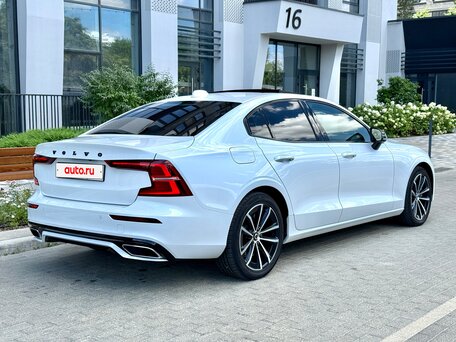 2022 Volvo S60 III, белый, 2650000 рублей, вид 5