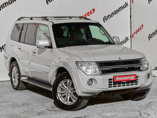 2014 Mitsubishi Pajero IV Рестайлинг 1, белый, 2300000 рублей, вид 3