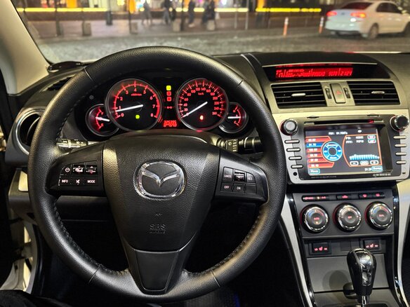 2010 Mazda 6 II (GH) Рестайлинг, белый, 800000 рублей - вид 5