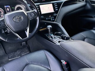 2019 Toyota Camry VIII (XV70), белый, 2659000 рублей, вид 5