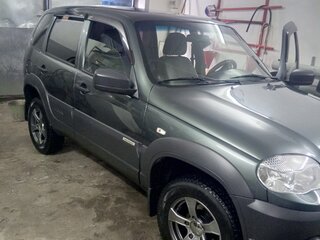 2016 Chevrolet Niva I Рестайлинг, серый, 720000 рублей, вид 3