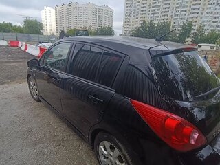 2010 Nissan Tiida I Рестайлинг, чёрный, 590000 рублей, вид 4