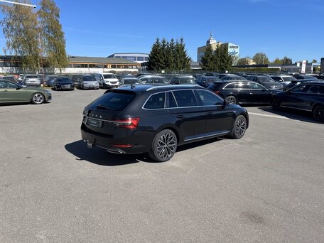 2023 Skoda Superb III Рестайлинг, чёрный, 3190000 рублей, вид 3