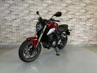 2022 Honda CB 650R, красный, 1068000 рублей, вид 2