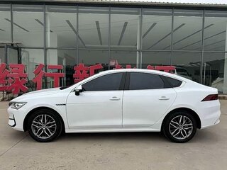 2023 BYD Qin Plus EV 400 I, белый, 1390000 рублей, вид 4