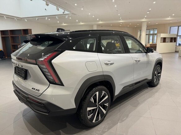 2026 Geely Atlas II, серебристый - вид 4