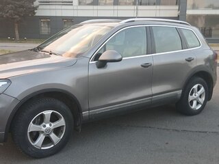 2011 Volkswagen Touareg II, серый, 1550000 рублей, вид 2