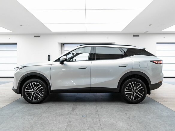 2025 Omoda C7, серебристый - вид 3