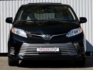 2018 Toyota Sienna III Рестайлинг 2, чёрный, 3060000 рублей, вид 2