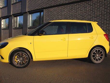 2012 Skoda Fabia RS II, жёлтый, 990000 рублей, вид 4