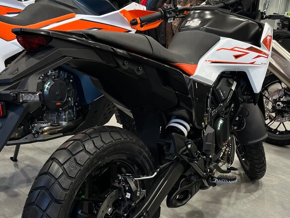 2025 KTM 390 Adventure X, оранжевый, 698400 рублей - вид 5