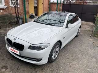 2010 BMW 5 серии 523i VI (F10/F11/F07), белый, 1290000 рублей, вид 2
