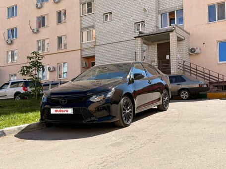 2016 Toyota Camry VII (XV50) Рестайлинг, чёрный, 2080888 рублей, вид 4