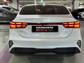 2024 Kia K3 II Рестайлинг, белый, 2340000 рублей, вид 5