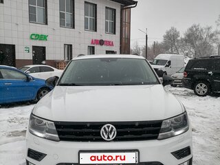 2017 Volkswagen Tiguan II, белый, 2050000 рублей, вид 2