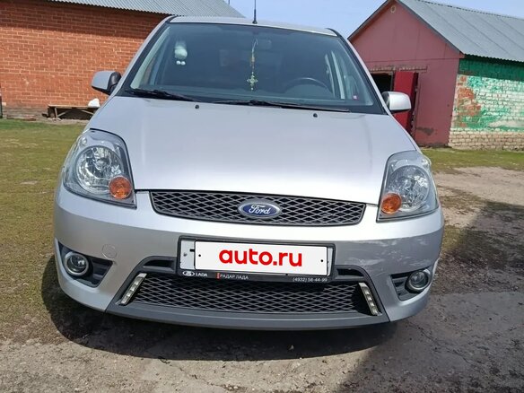 2007 Ford Fiesta Mk5, серебристый, 365000 рублей - вид 1
