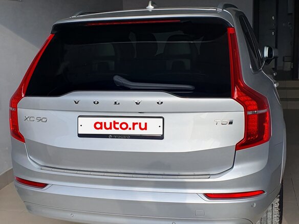 2022 Volvo XC90 II Рестайлинг 1, серебристый, 4290000 рублей - вид 8
