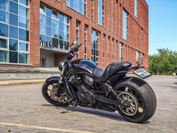 2006 Harley-Davidson V-Rod, чёрный, 1190000 рублей - вид 4