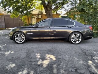 2009 BMW 7 серии Long 730Ld V (F01/F02/F04), серый, 1780000 рублей, вид 5