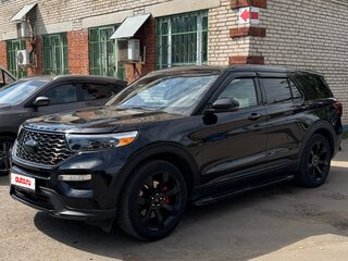 2021 Ford Explorer VI, чёрный, 4000000 рублей, вид 3